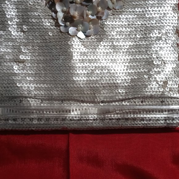 Pre-loved 10"x11" 'METALLIC' GOLD SEQUINS HANDBAG w MOTHER OF PEARL embellishmen - Picture 4 of 11